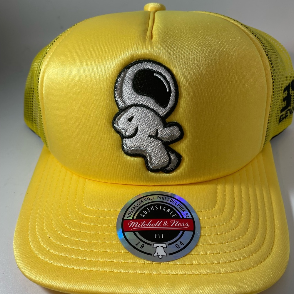 COPY - New Mitchell & Ness Gravity Trucker Elevate SnapBack Hat .